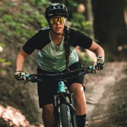 Pit Viper Lunettes De Soleil The Originals Polarisé 36 Pit Viper Lunettes De Soleil The Originals Polarisé -ADM Sport Boutique monsterbull p originals single3 x1080 f3b55edf 0716 4c9b af2a cad6b91ce1e5